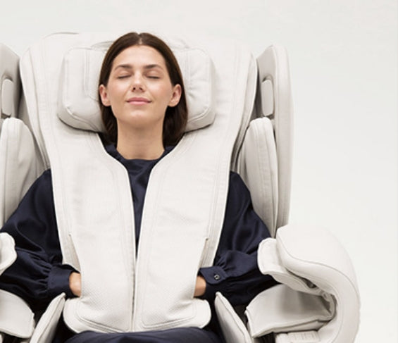 Fujiiryoki KAGRA 4D Zero-Gravity Massage Chair — Triple Heat + Reversible Ottoman